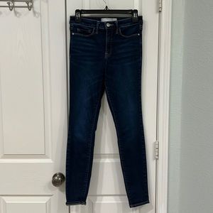 Athleta skulptek jeans size 2. Good condition, smoke free home. Inseam 28 inches
